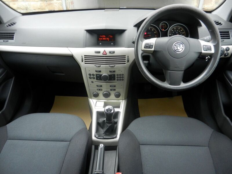 VAUXHALL ASTRA