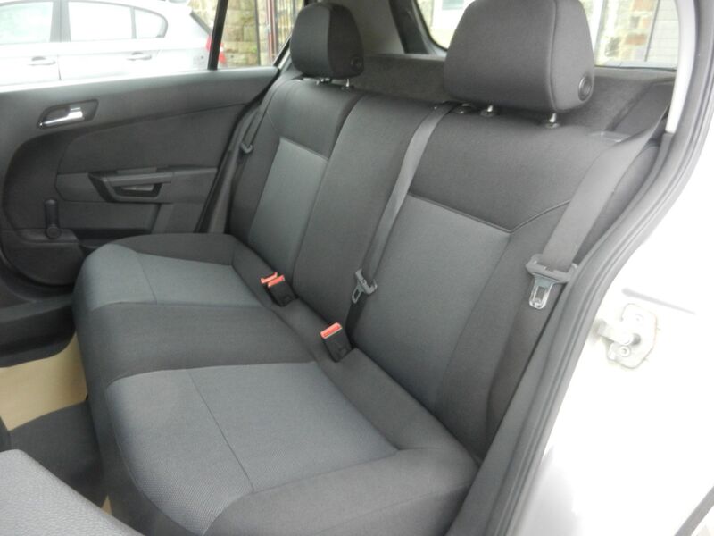 VAUXHALL ASTRA