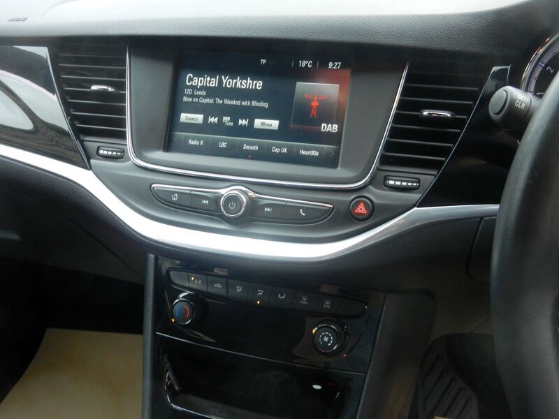 VAUXHALL ASTRA