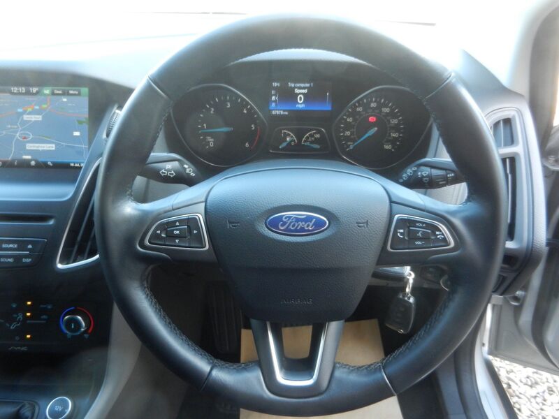 FORD FOCUS