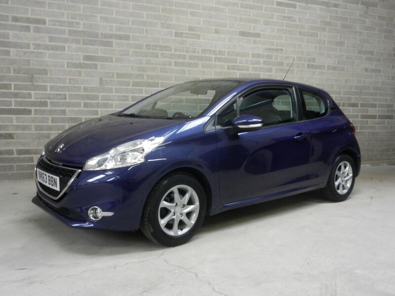 View PEUGEOT 208 1.2 VTi Active Euro 5 3dr