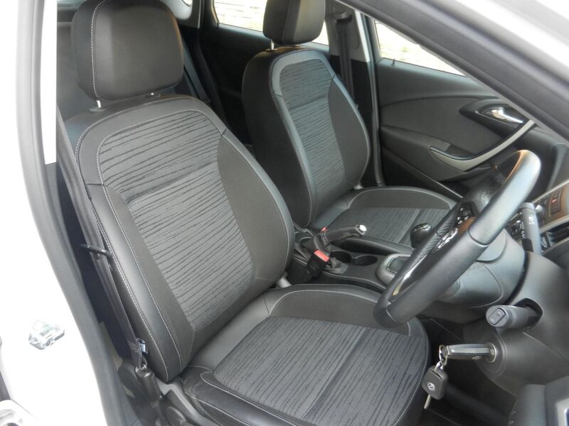 VAUXHALL ASTRA