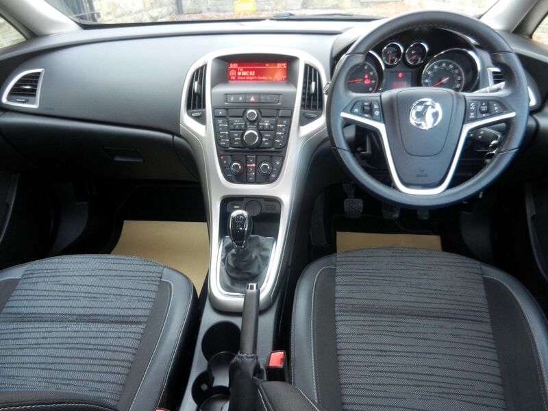 VAUXHALL ASTRA