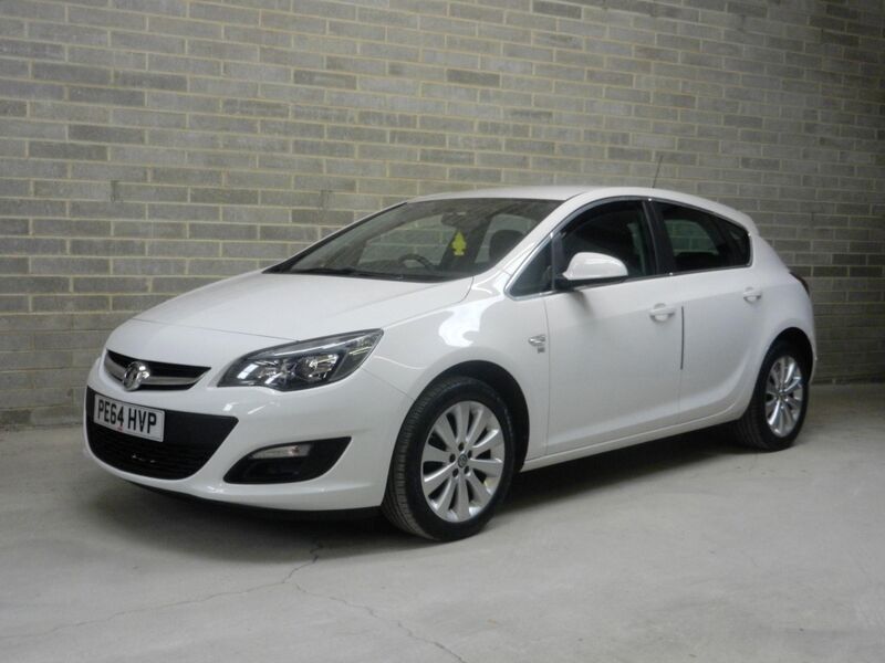 View VAUXHALL ASTRA 1.6 16v Excite Euro 5 5dr