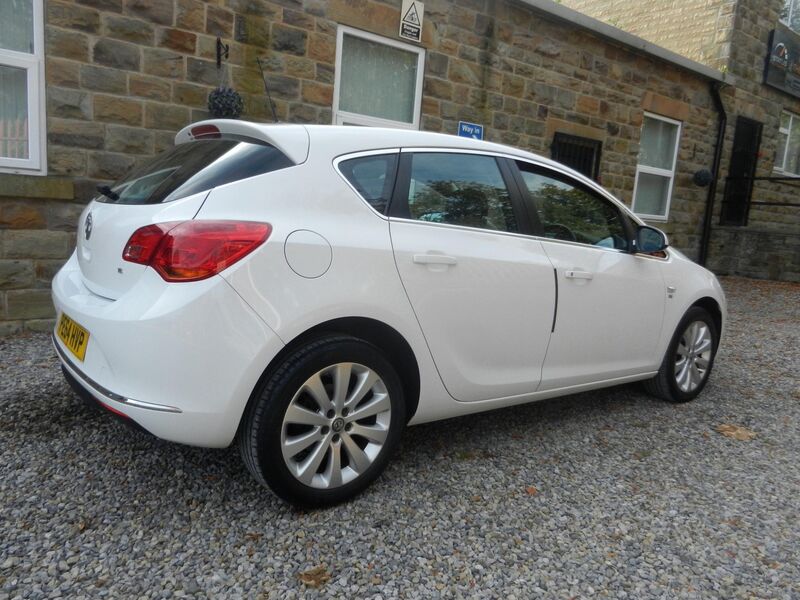 VAUXHALL ASTRA