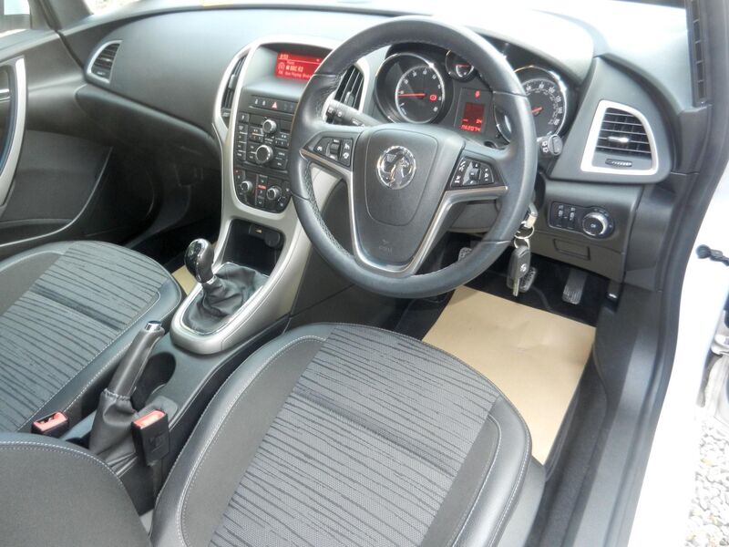 VAUXHALL ASTRA