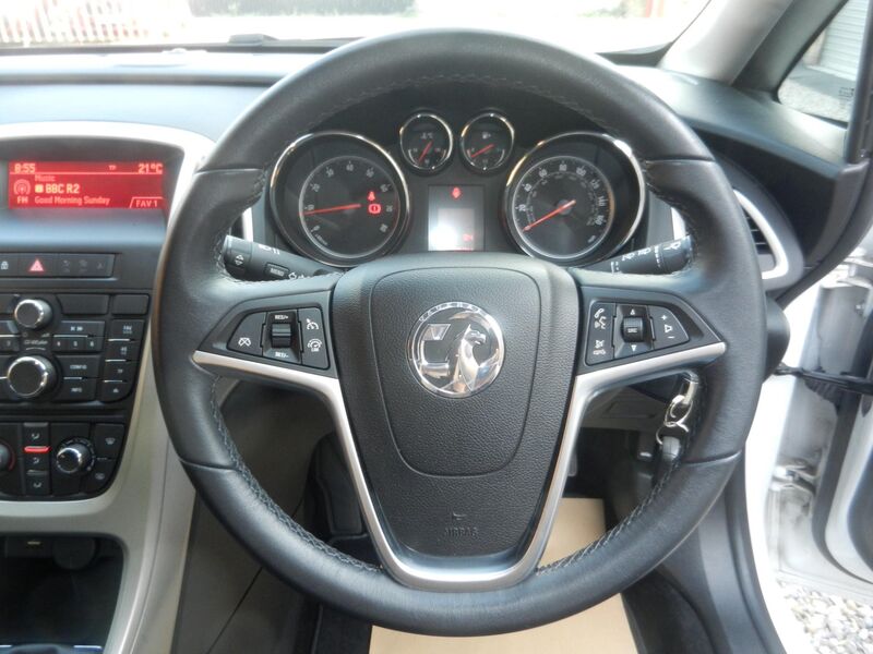 VAUXHALL ASTRA