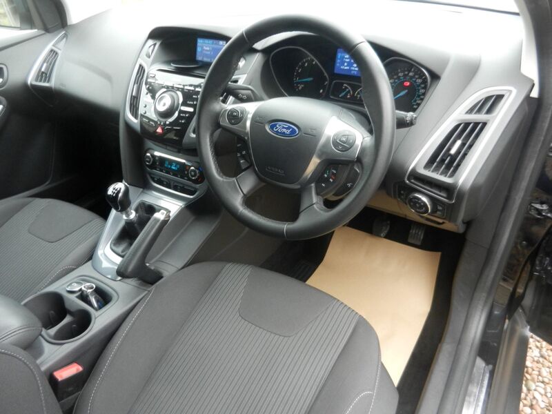 FORD FOCUS