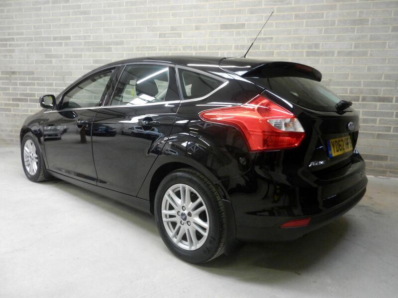 View FORD FOCUS 1.0T EcoBoost Titanium Euro 5 (s/s) 5dr