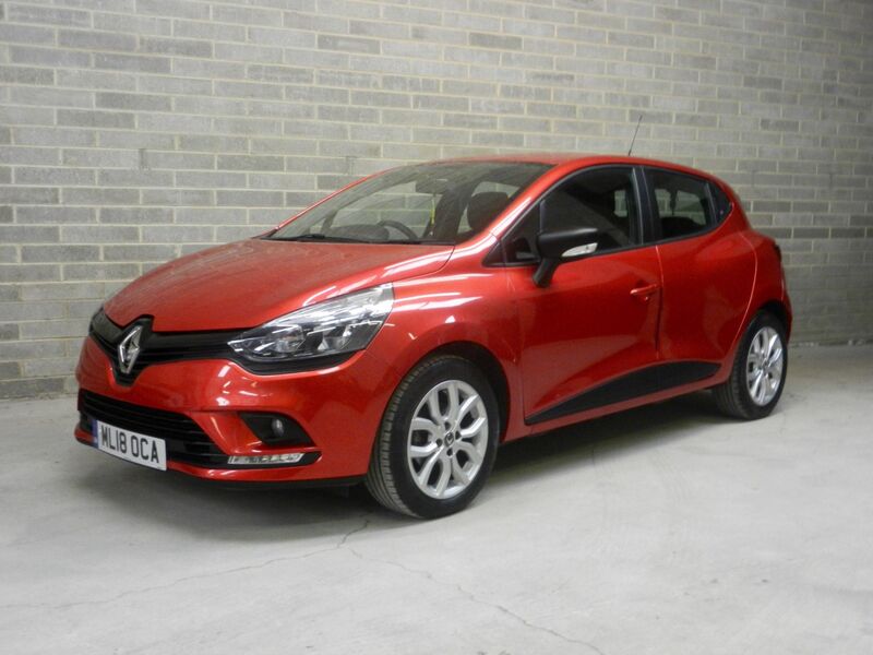 View RENAULT CLIO 1.5 dCi Play Euro 6 (s/s) 5dr