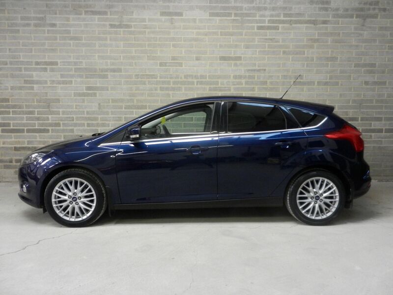 View FORD FOCUS 1.6 Zetec Euro 5 5dr