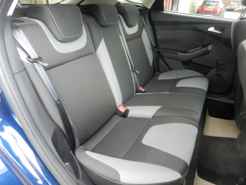 FORD FOCUS